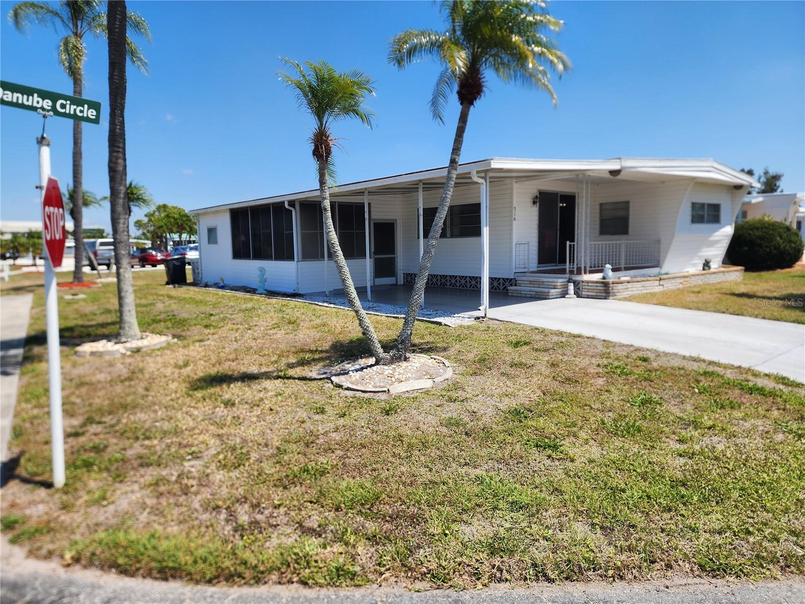 316 Danube Cir Property Photo 1