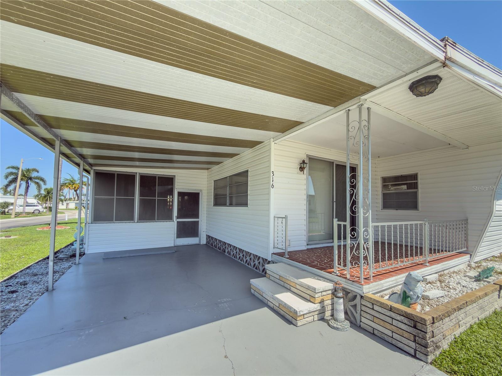 316 Danube Cir Property Photo 4