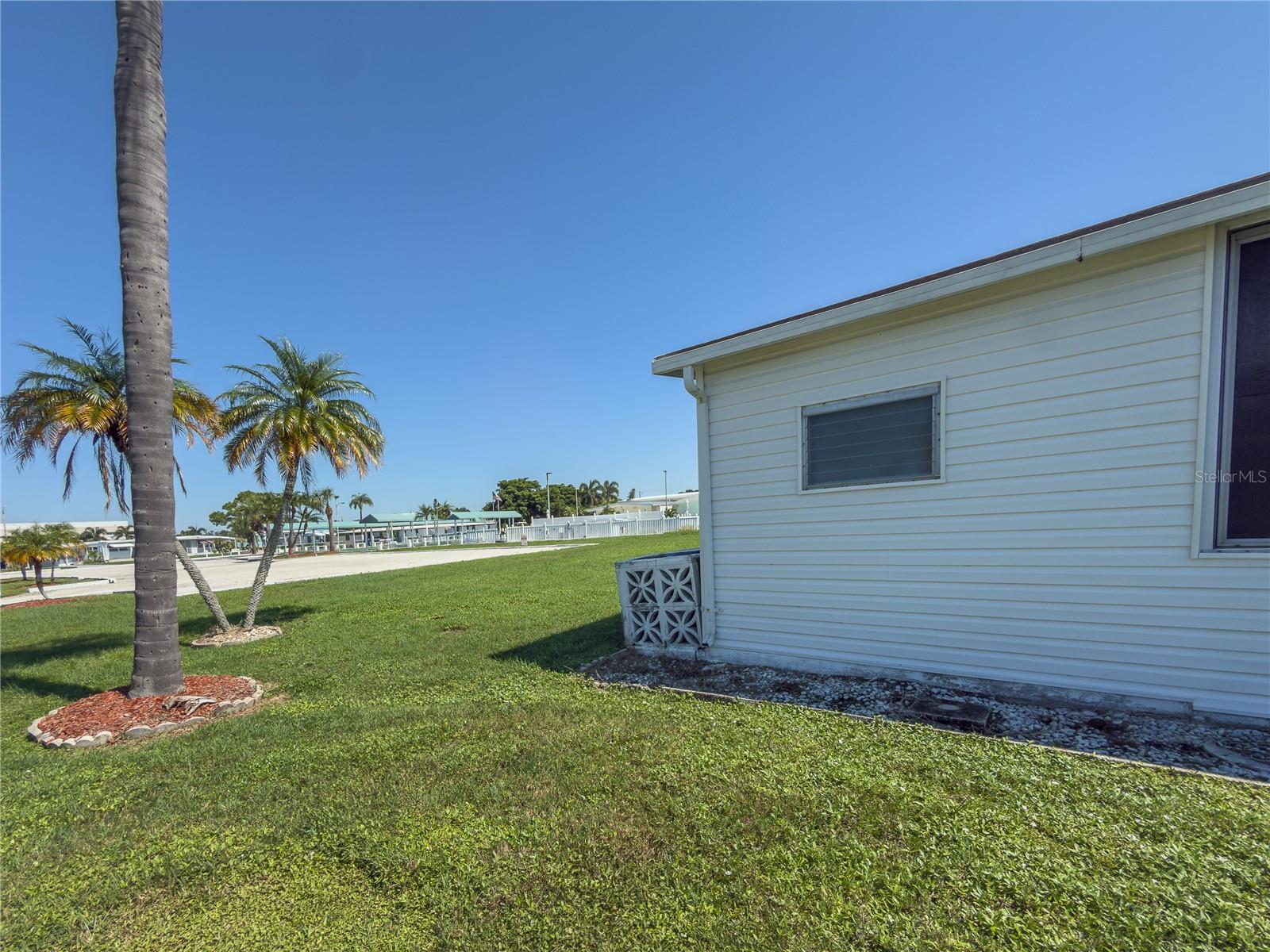 316 Danube Cir Property Photo 7