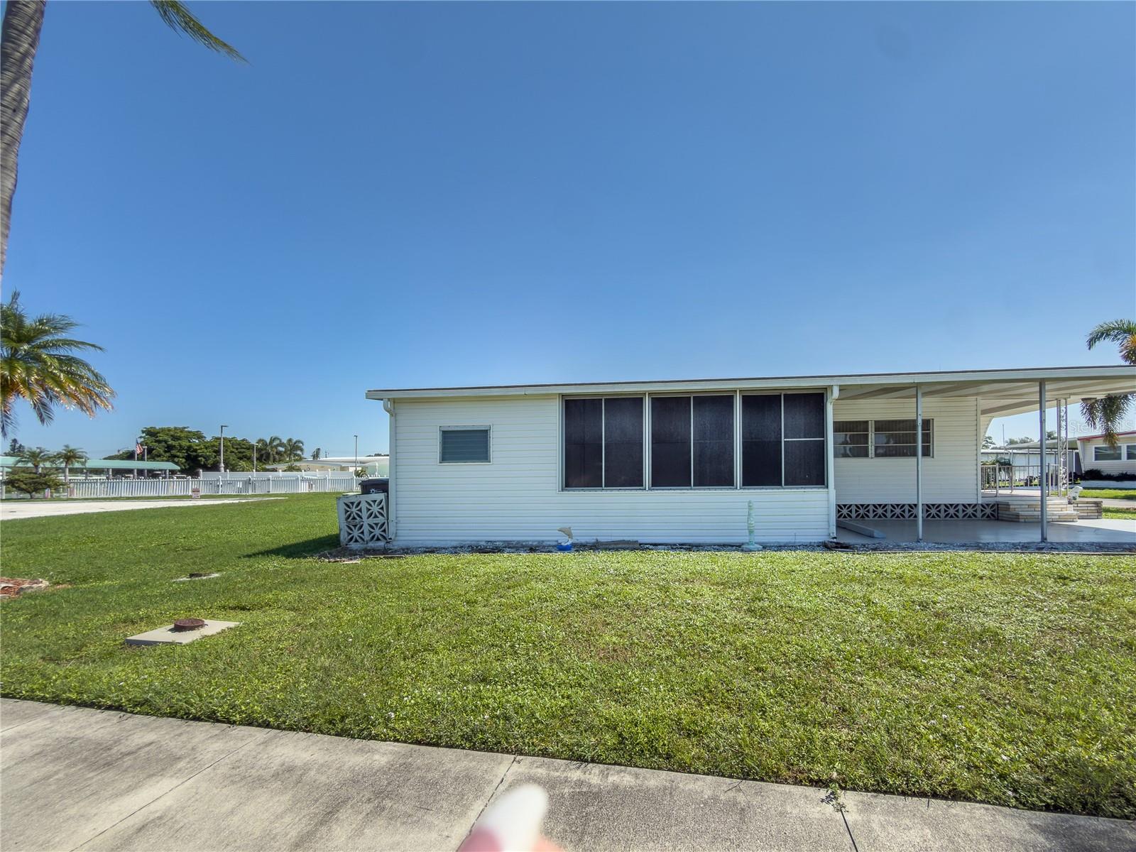 316 Danube Cir Property Photo 8