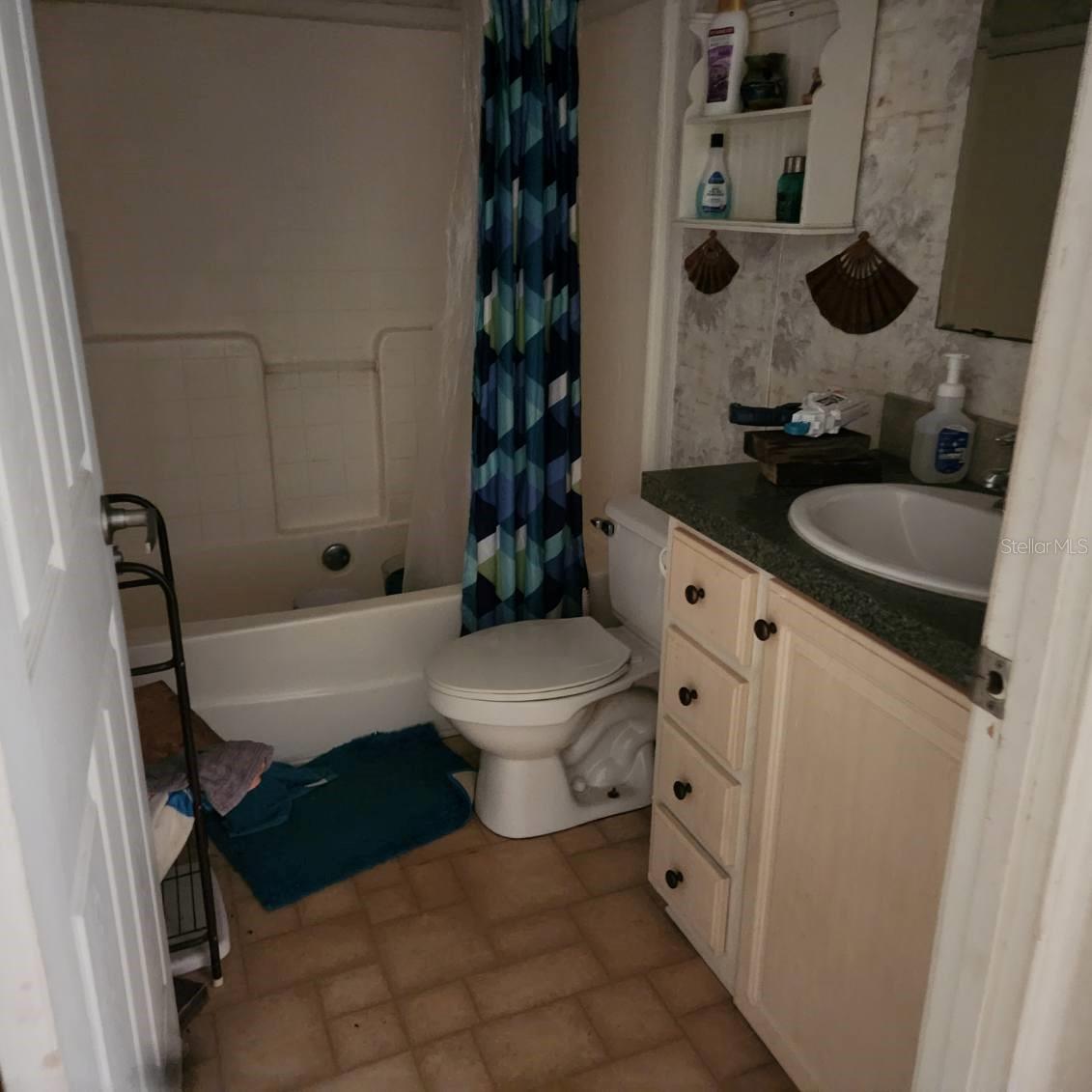 114 Singleton Ave Property Photo 4