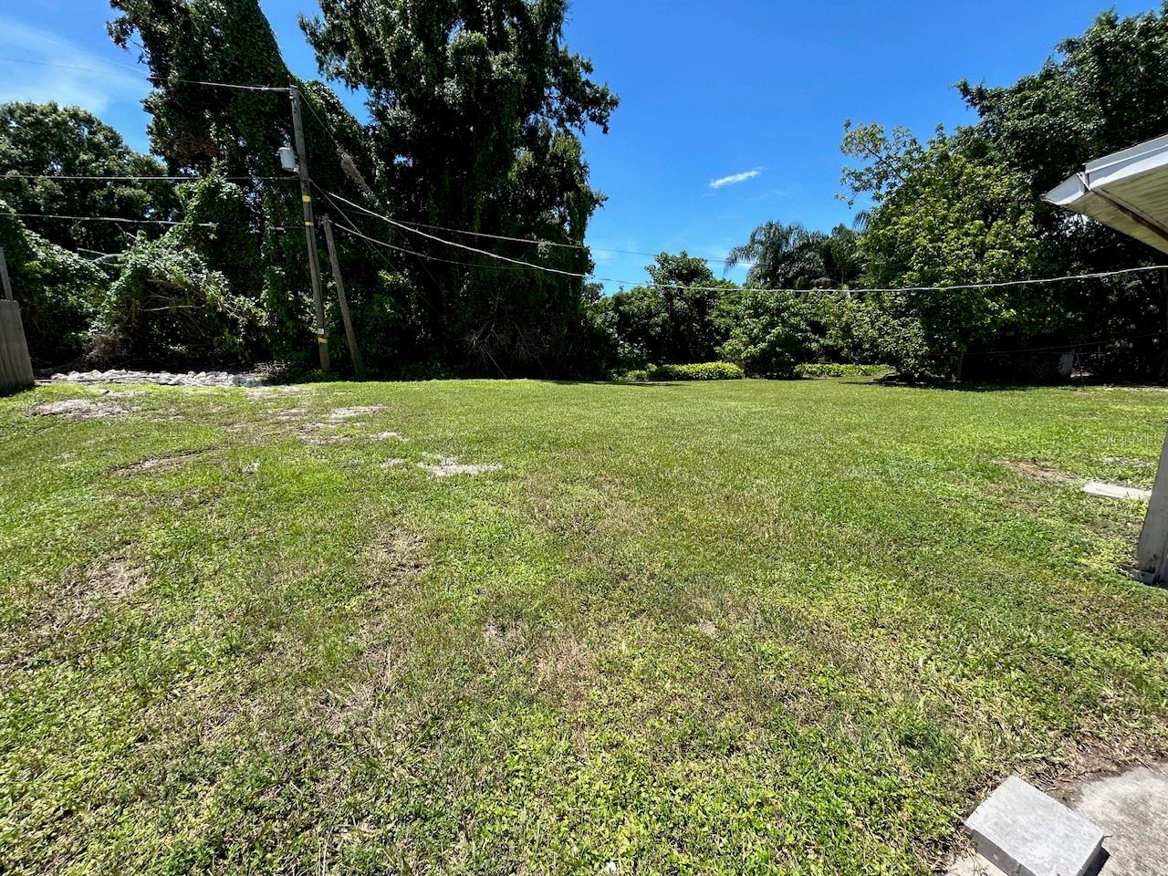 1031 30th Ave E Property Photo 5