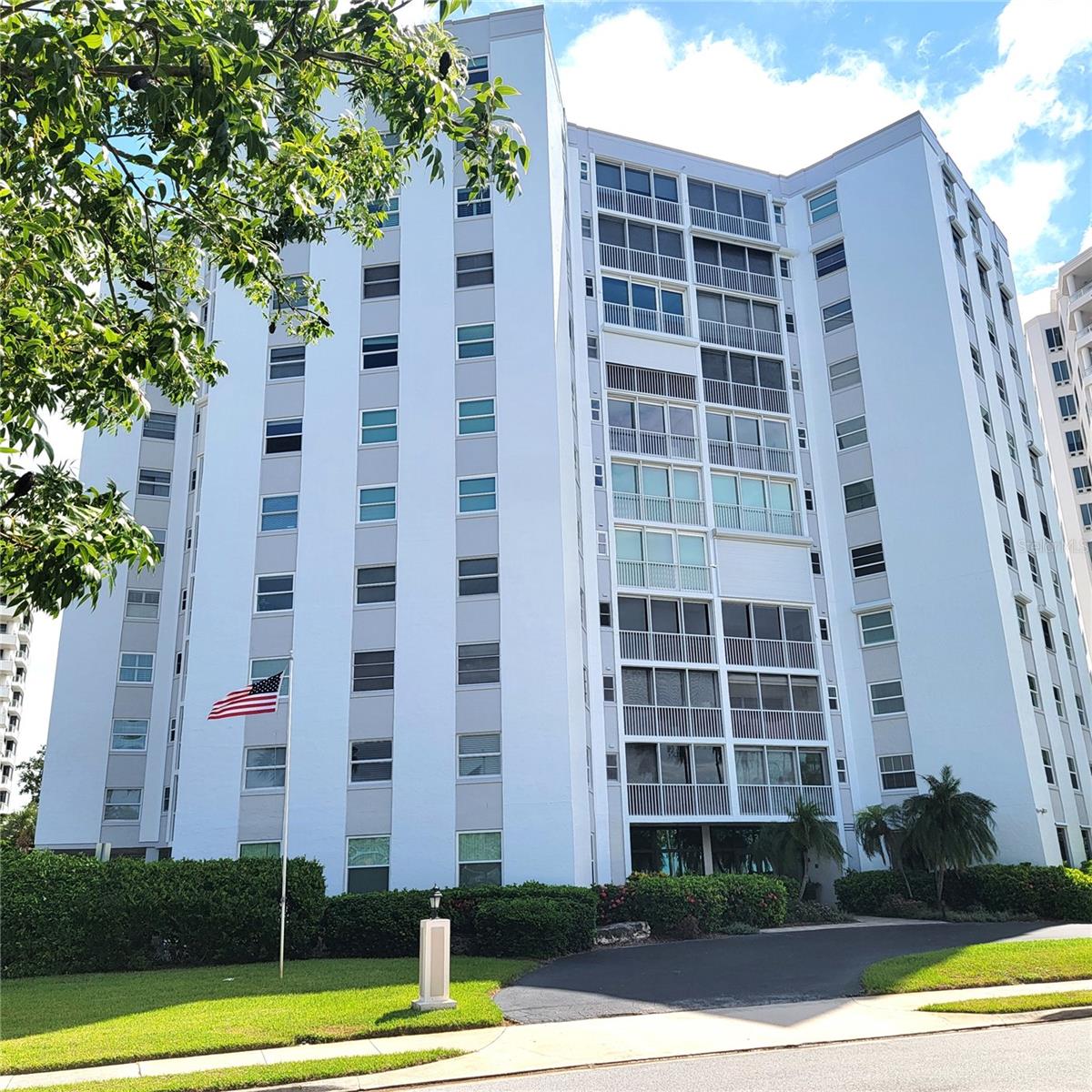 435 S Gulfstream Ave #605 Property Photo 1