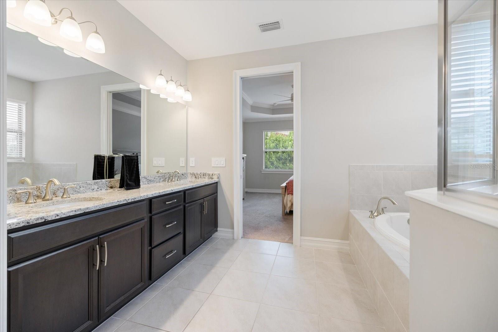 520 Maraviya Blvd Property Photo 25
