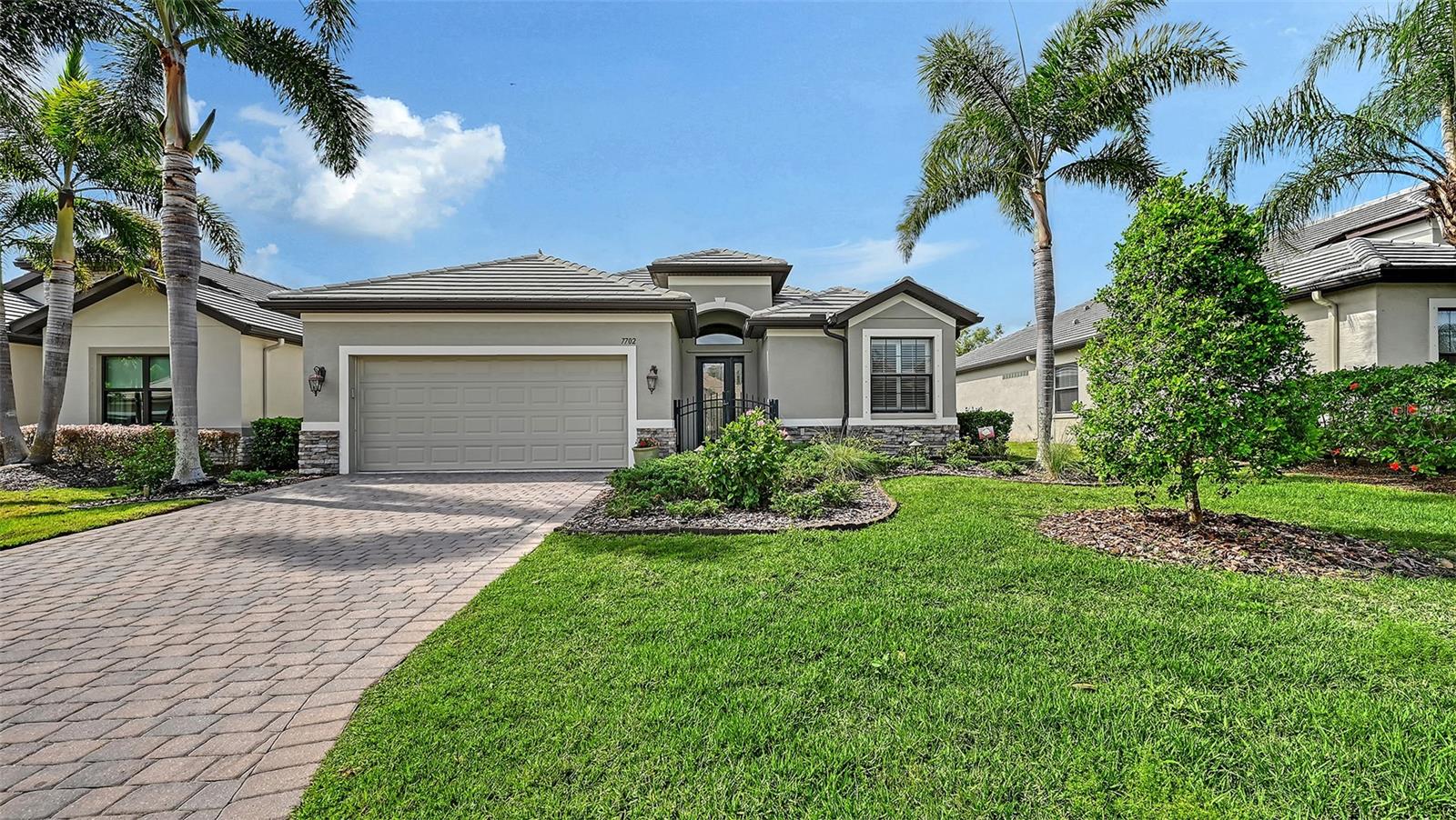 7702 Rio Bella Pl Property Photo 3