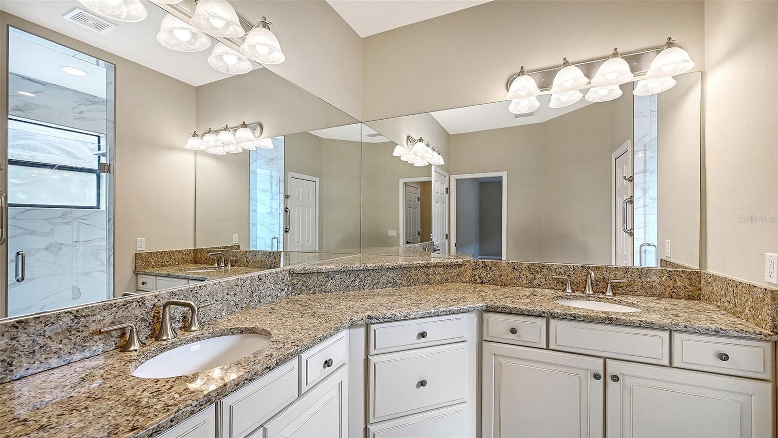 7702 Rio Bella Pl Property Photo 25