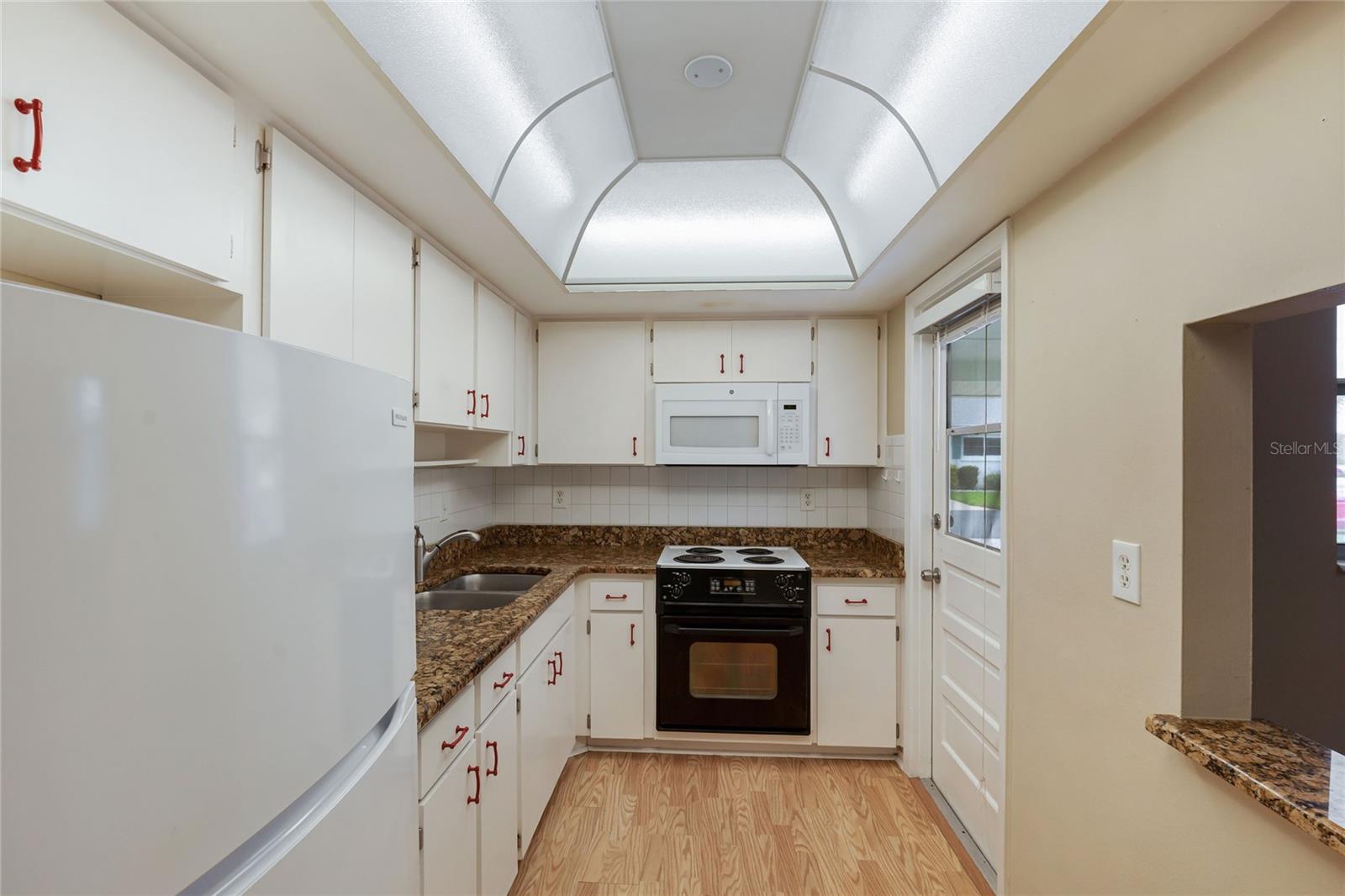 5972 Hibiscus Dr #207 Property Photo 12