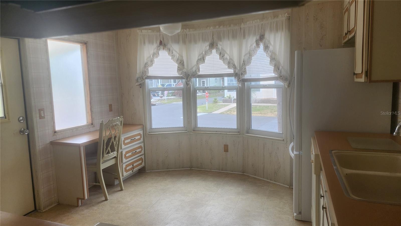 157 N Fiji Cir Property Photo 6