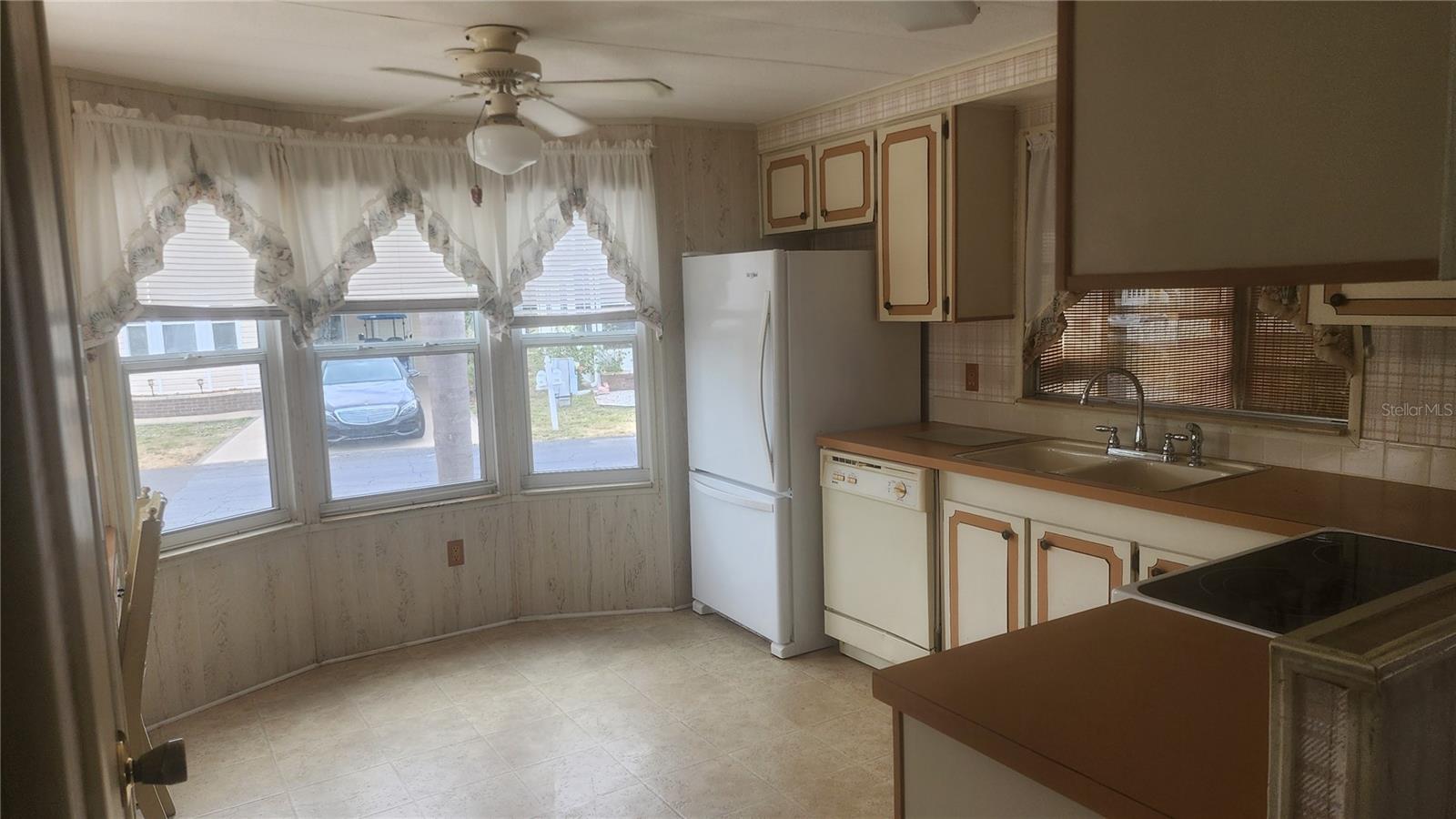 157 N Fiji Cir Property Photo 27