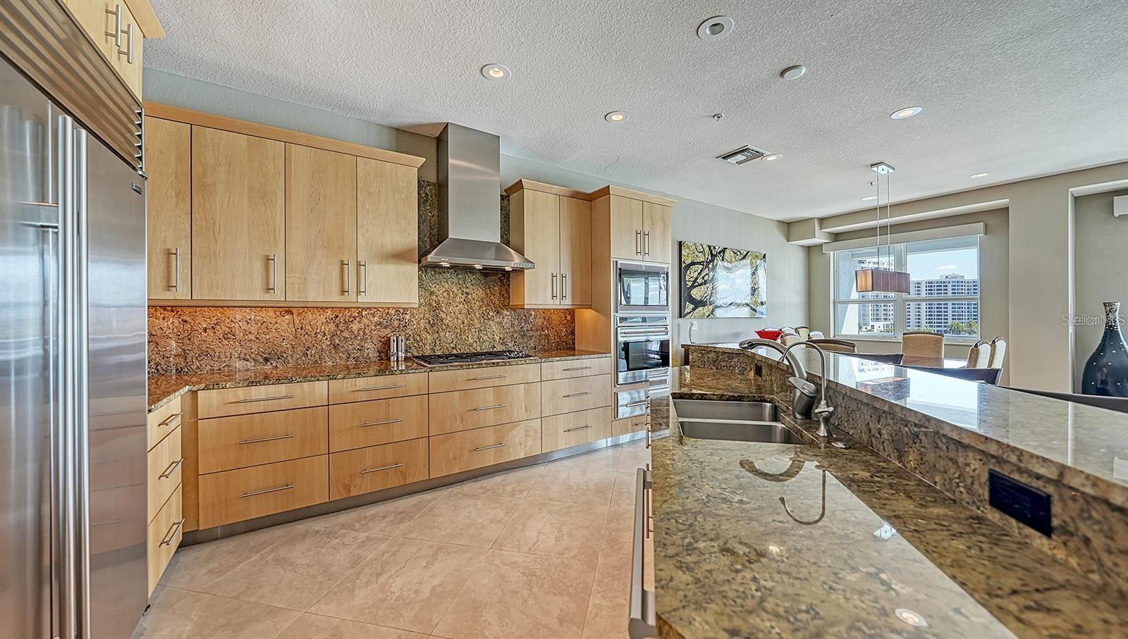 650 Golden Gate Pt #602 Property Photo 21