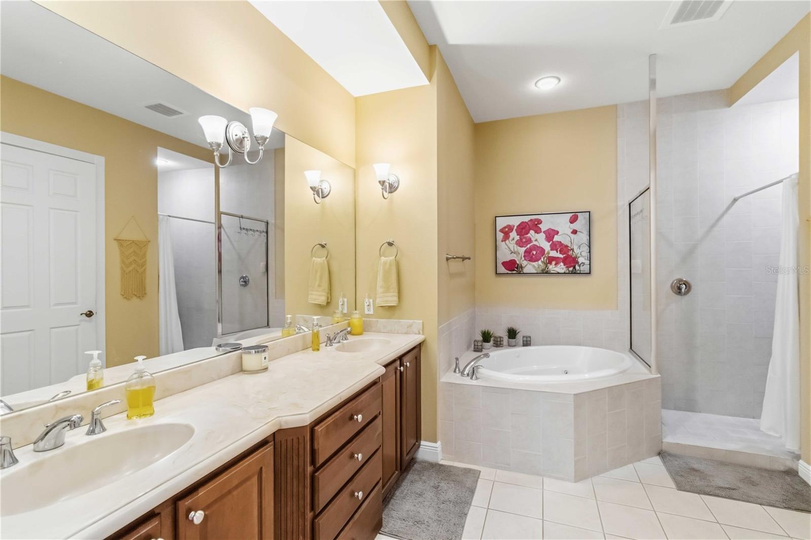 5246 Manorwood Dr #4c Property Photo 12