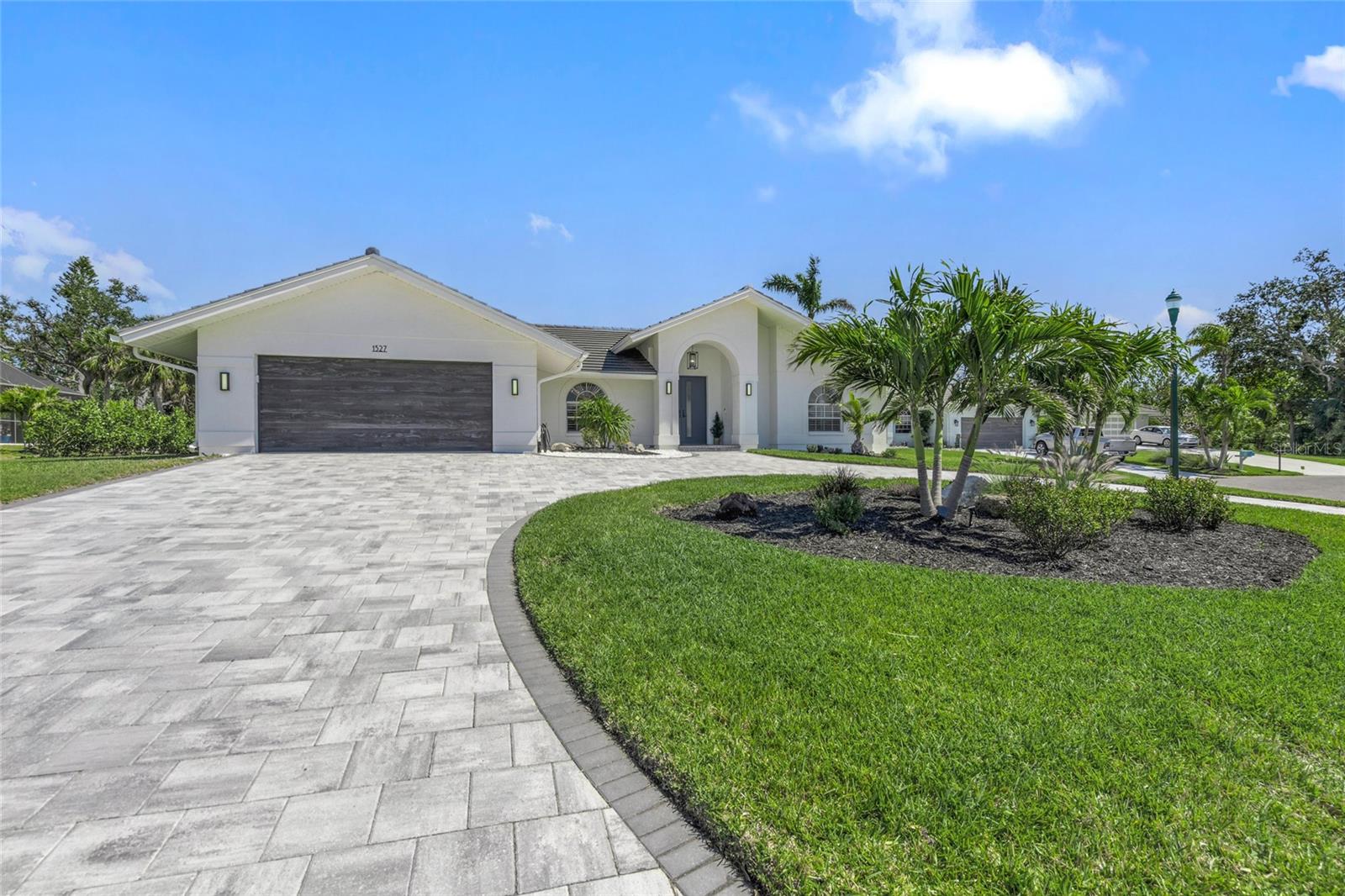 1527 Buoy Ln Property Photo 1