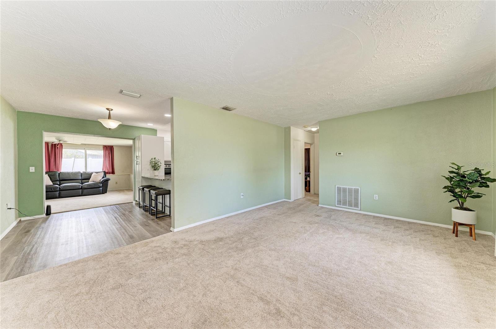 2811 33rd Ave W Property Photo 6