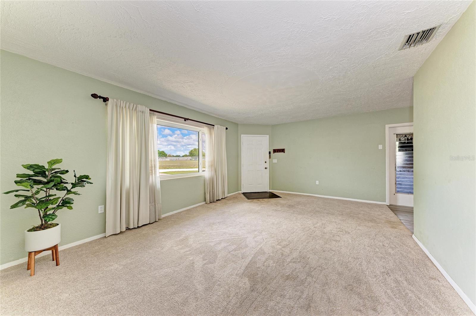 2811 33rd Ave W Property Photo 9