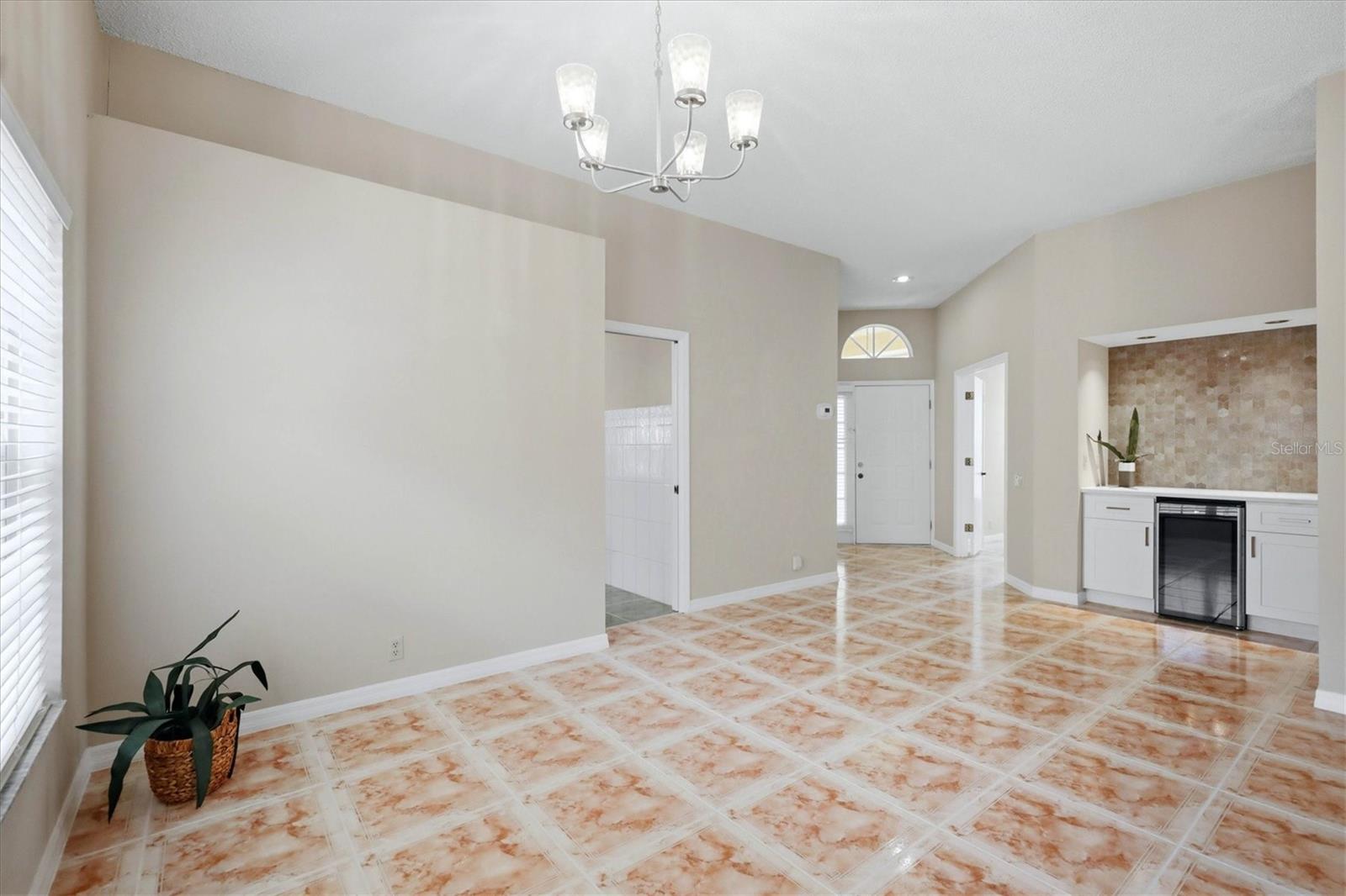 4738 Dundee Dr Property Photo 15