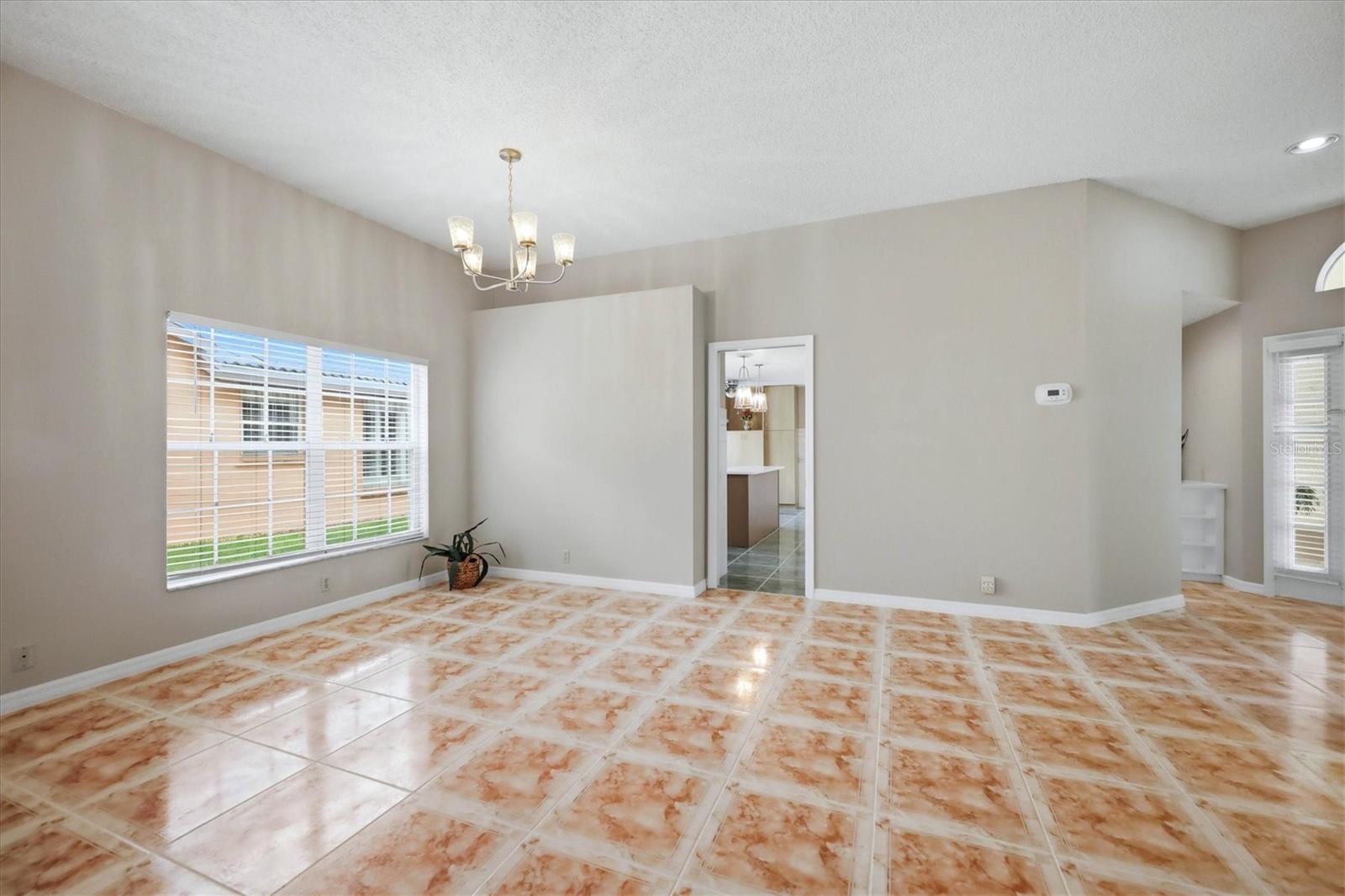 4738 Dundee Dr Property Photo 16