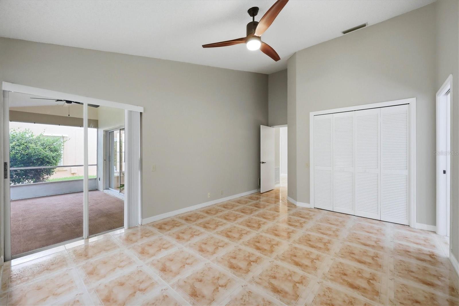 4738 Dundee Dr Property Photo 21