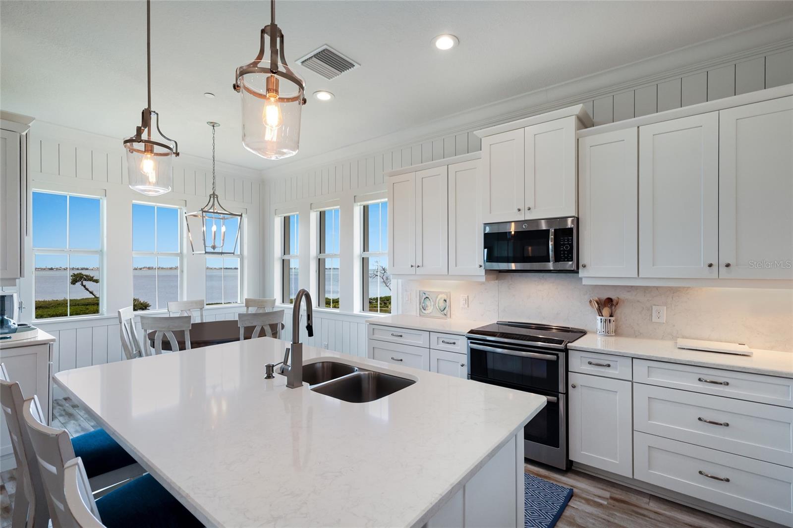318 Compass Point Dr #202 Property Photo 13