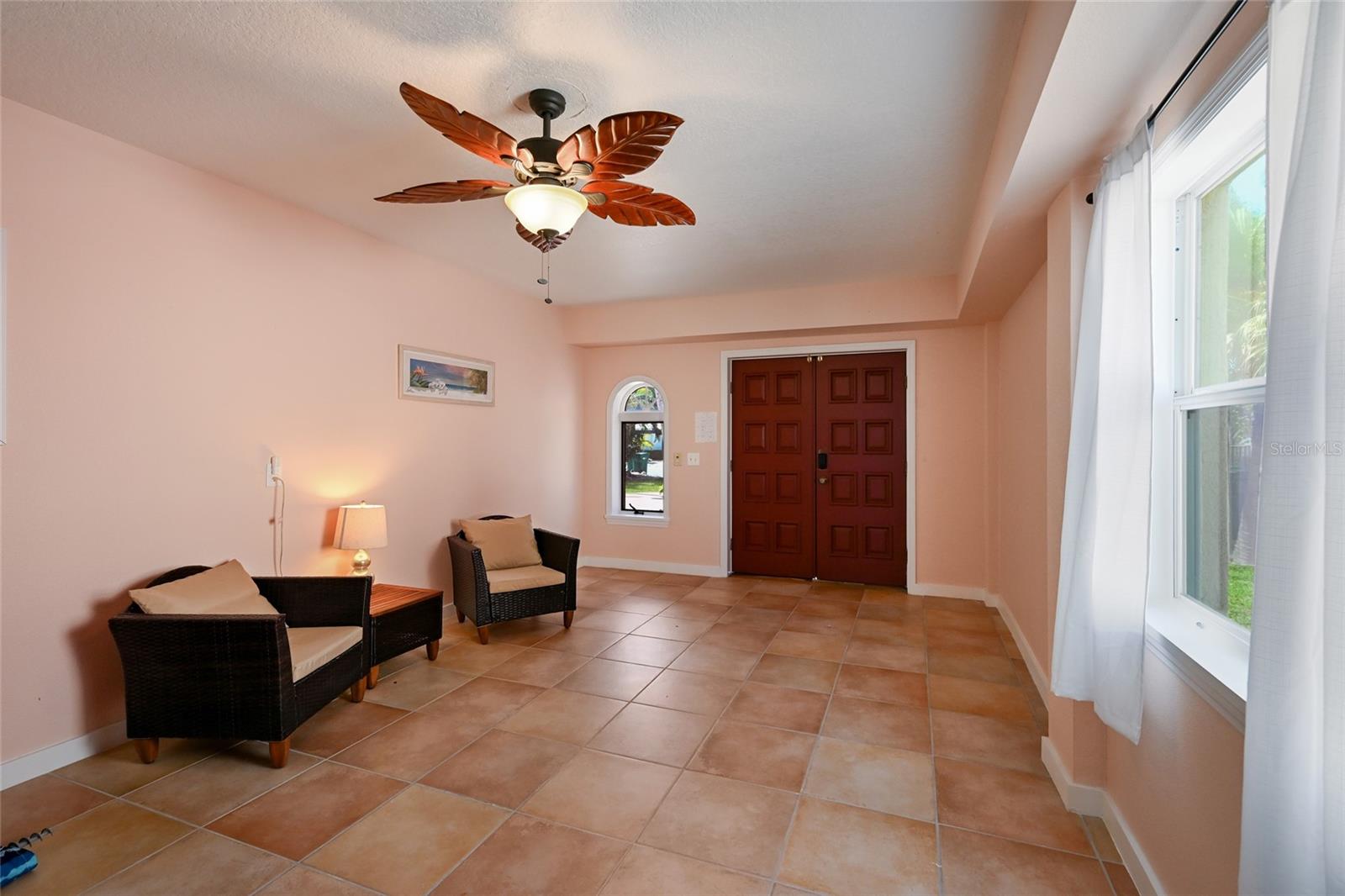 889 N Shore Dr Property Photo 10