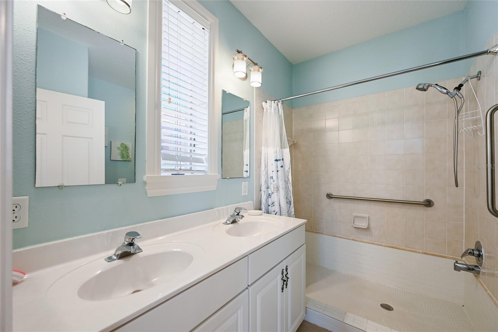889 N Shore Dr Property Photo 21