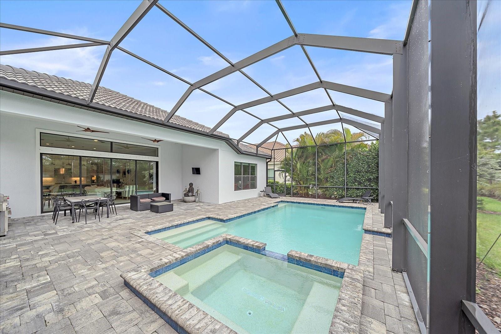 208 Corelli Dr Property Photo 30