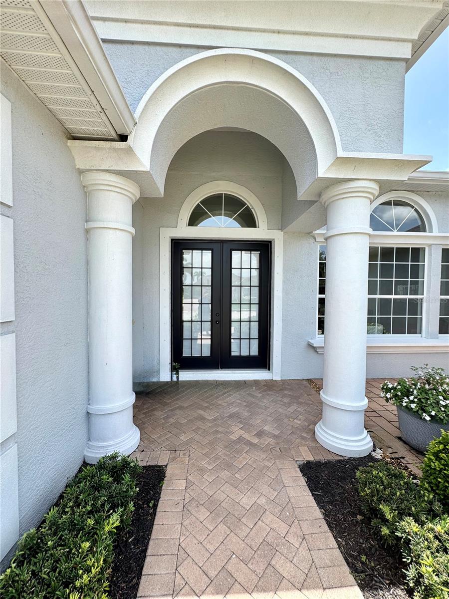 1539 Ormond Ter Property Photo 3