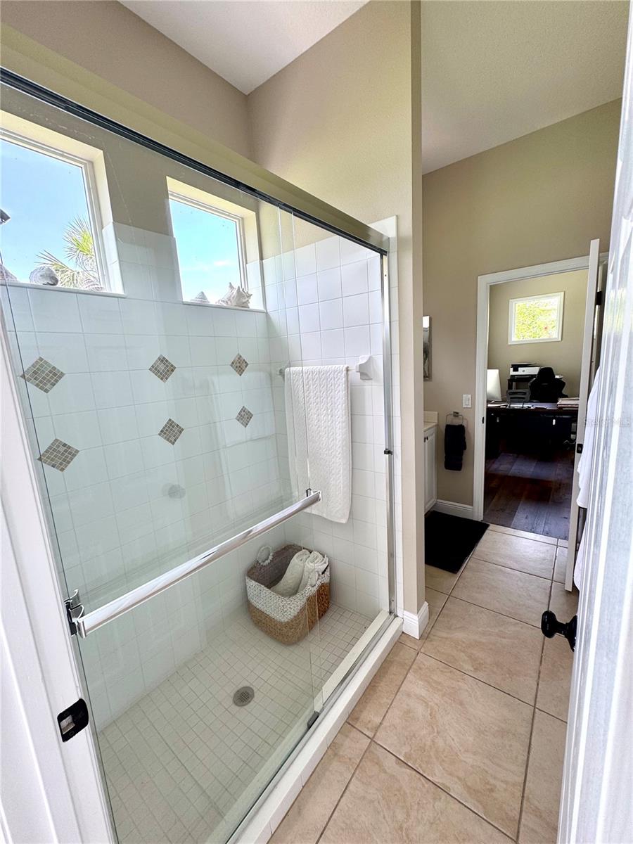 1539 Ormond Ter Property Photo 38