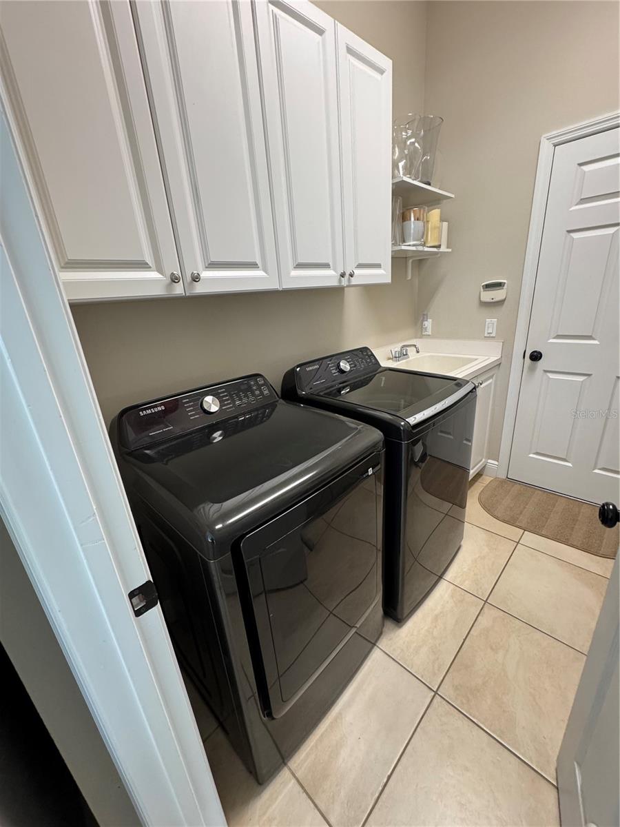 1539 Ormond Ter Property Photo 39