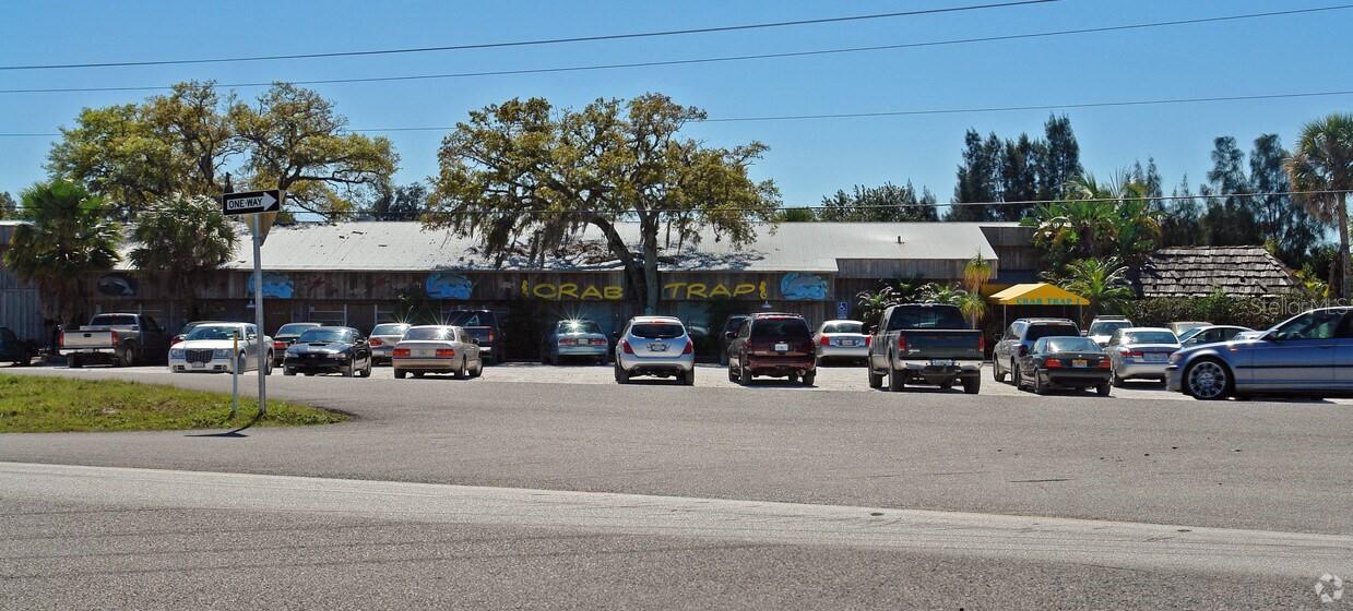 5611 US HIGHWAY 19 Property Photo 1
