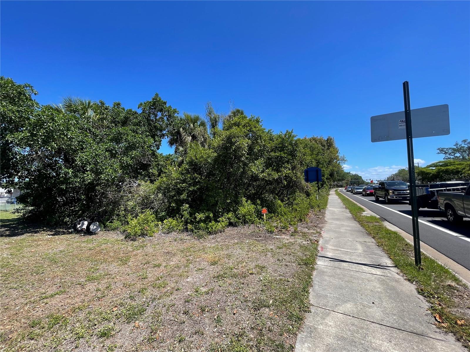 1519 Manatee Ave E Property Photo 3