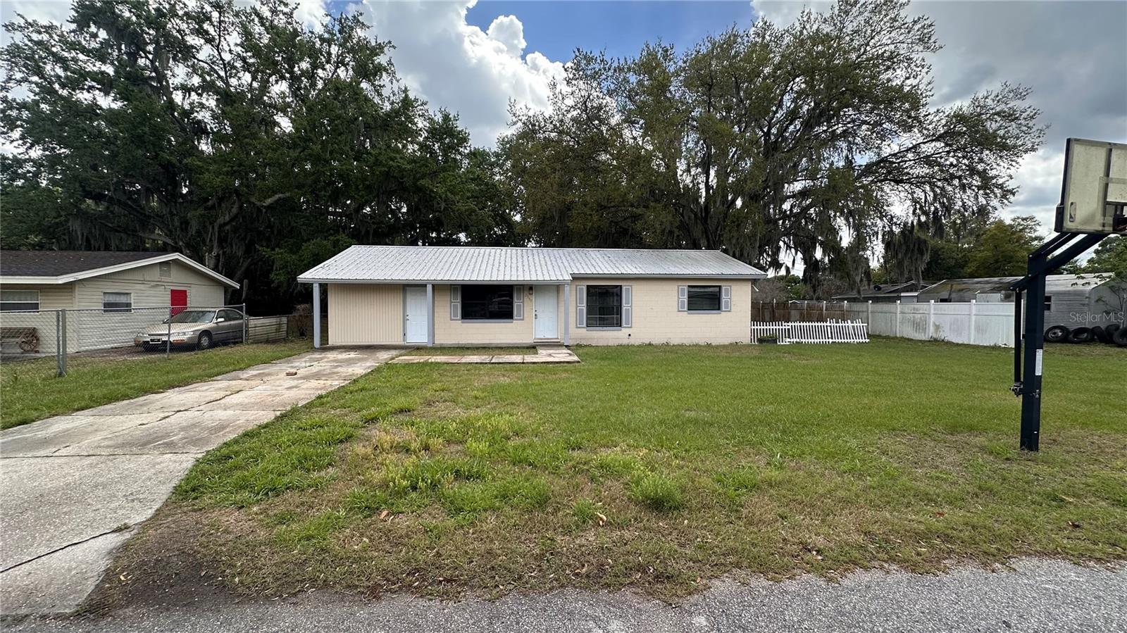 2587 Sunrise Ter Property Photo 1
