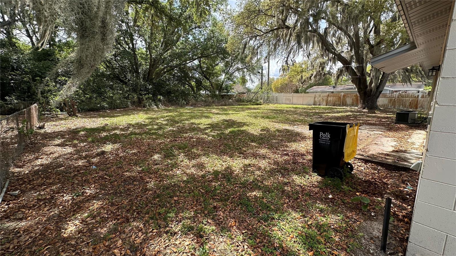 2587 Sunrise Ter Property Photo 2
