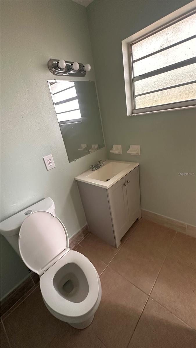 2587 Sunrise Ter Property Photo 12