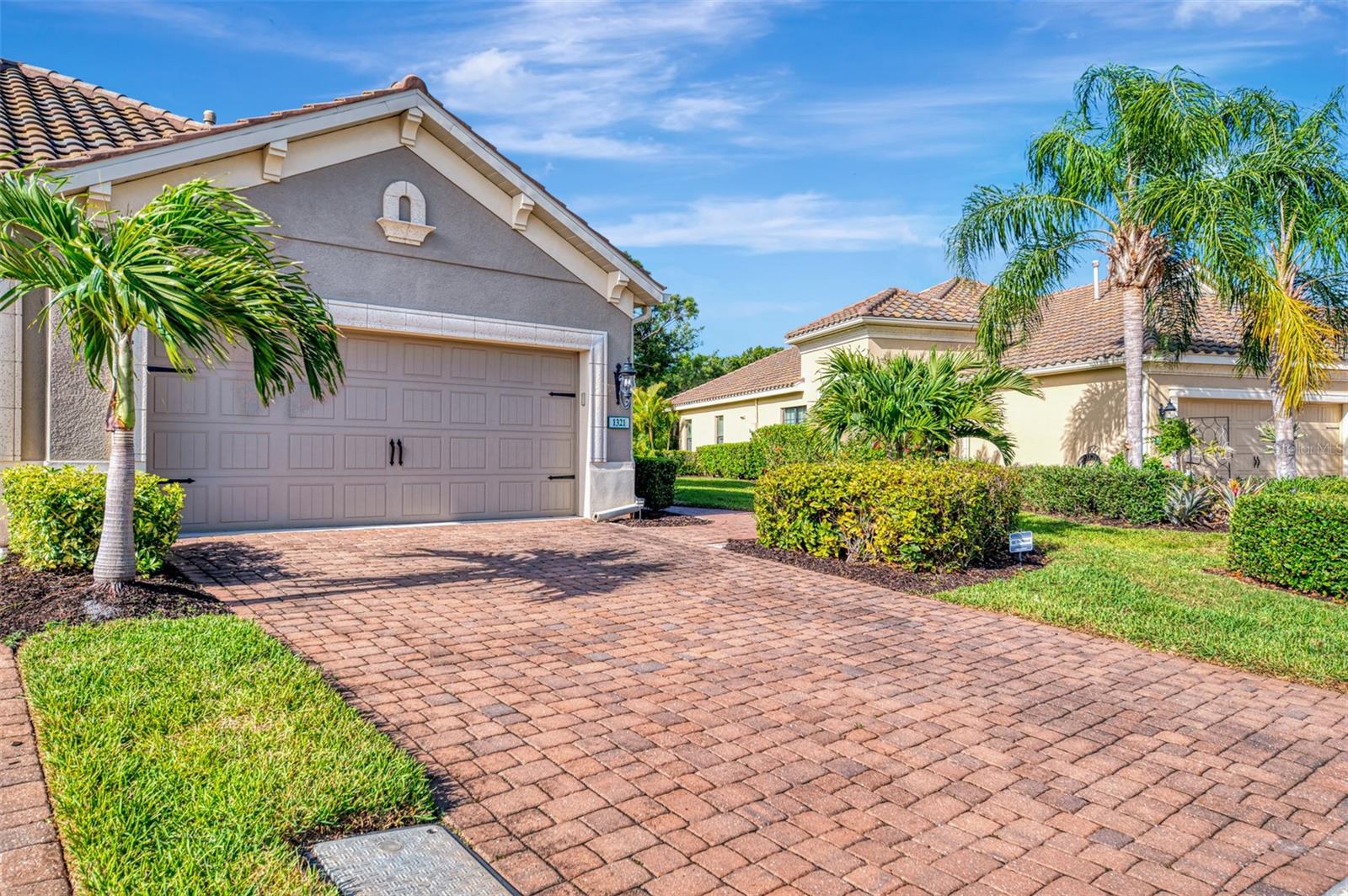 1321 Backspin Dr Property Photo 4