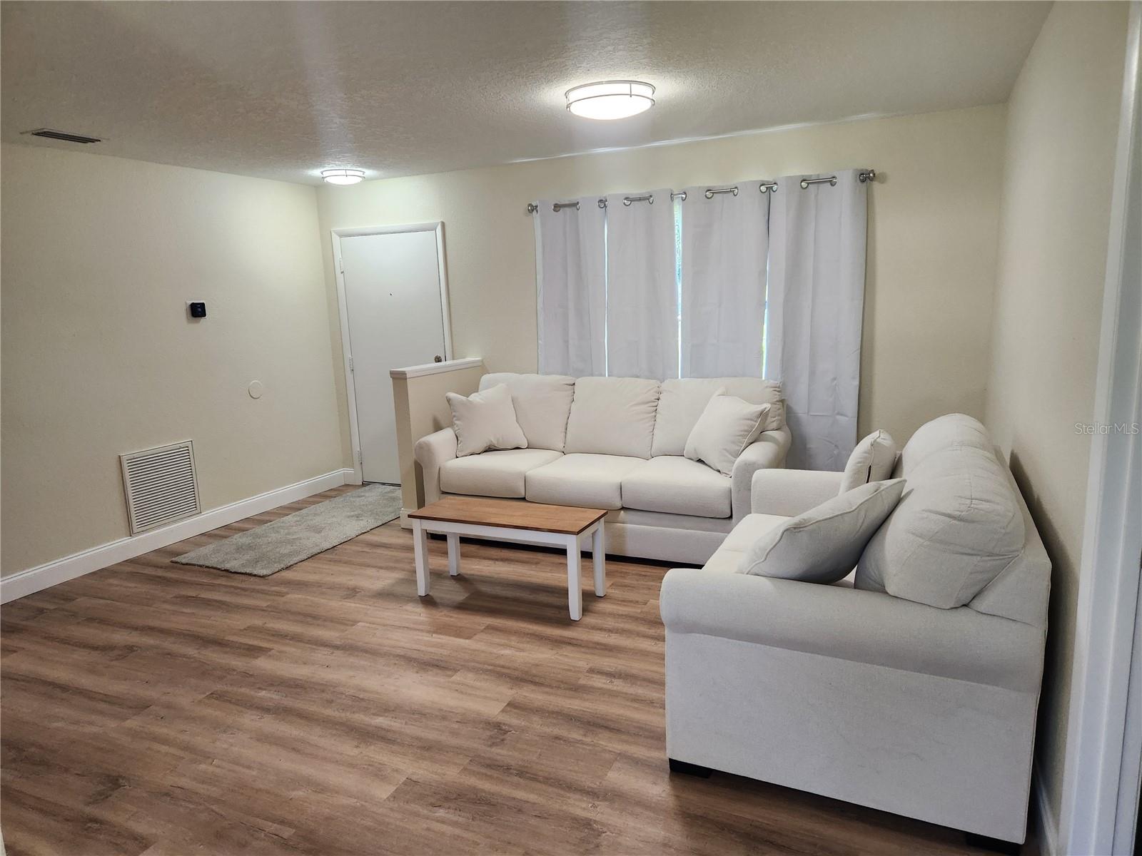 1652 Sw Harlem Cir Property Photo 3