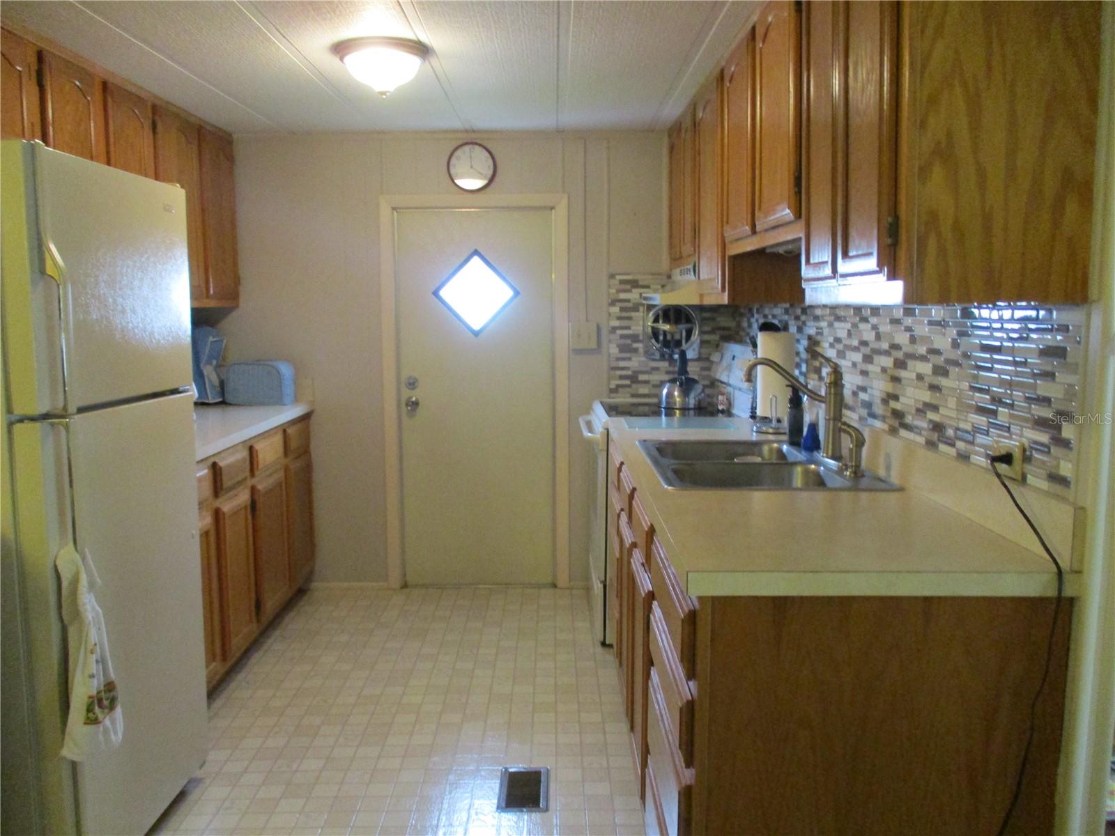 5009 8th B St E Property Photo 5