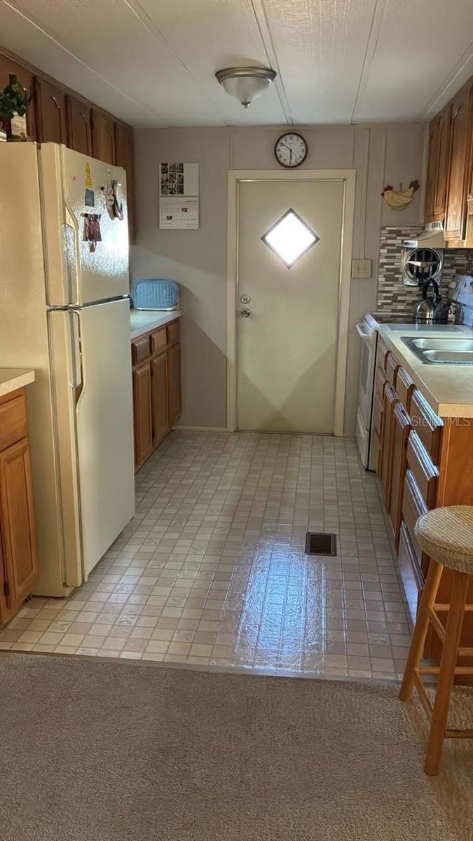 5009 8th B St E Property Photo 6