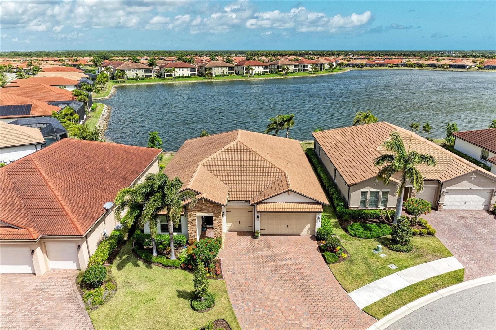 283 Toscavilla Blvd Property Photo 1