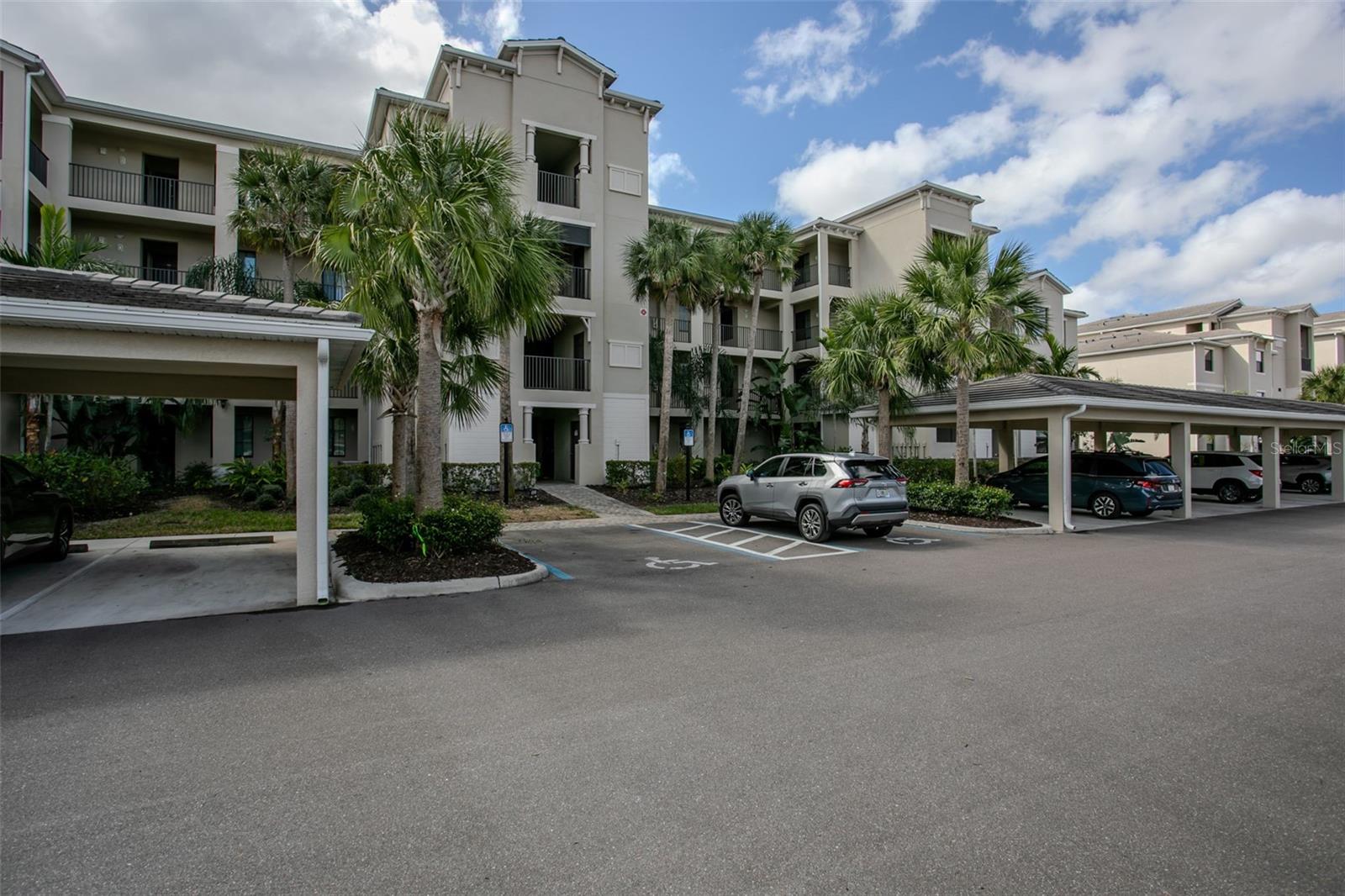 18028 Gawthrop Dr #403 Property Photo 1