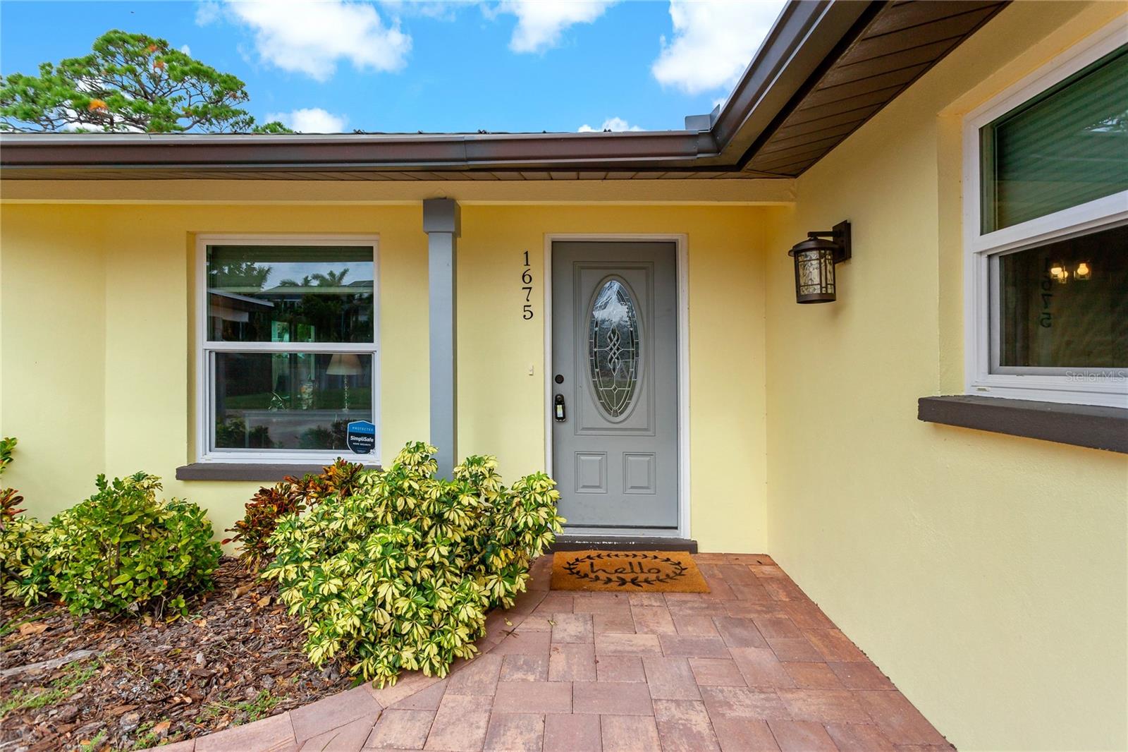 1675 Blakemore Ln Property Photo 2