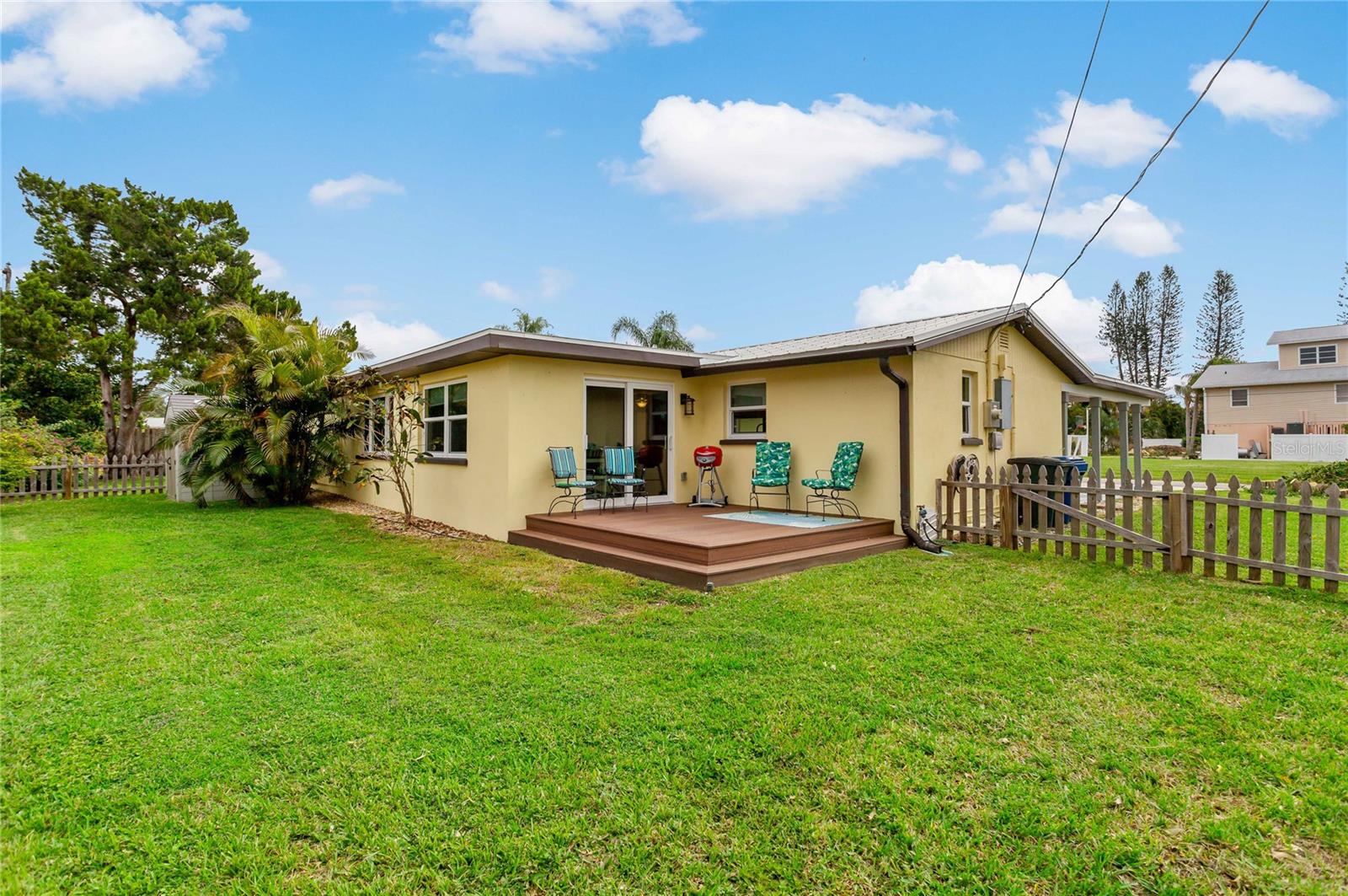 1675 Blakemore Ln Property Photo 4