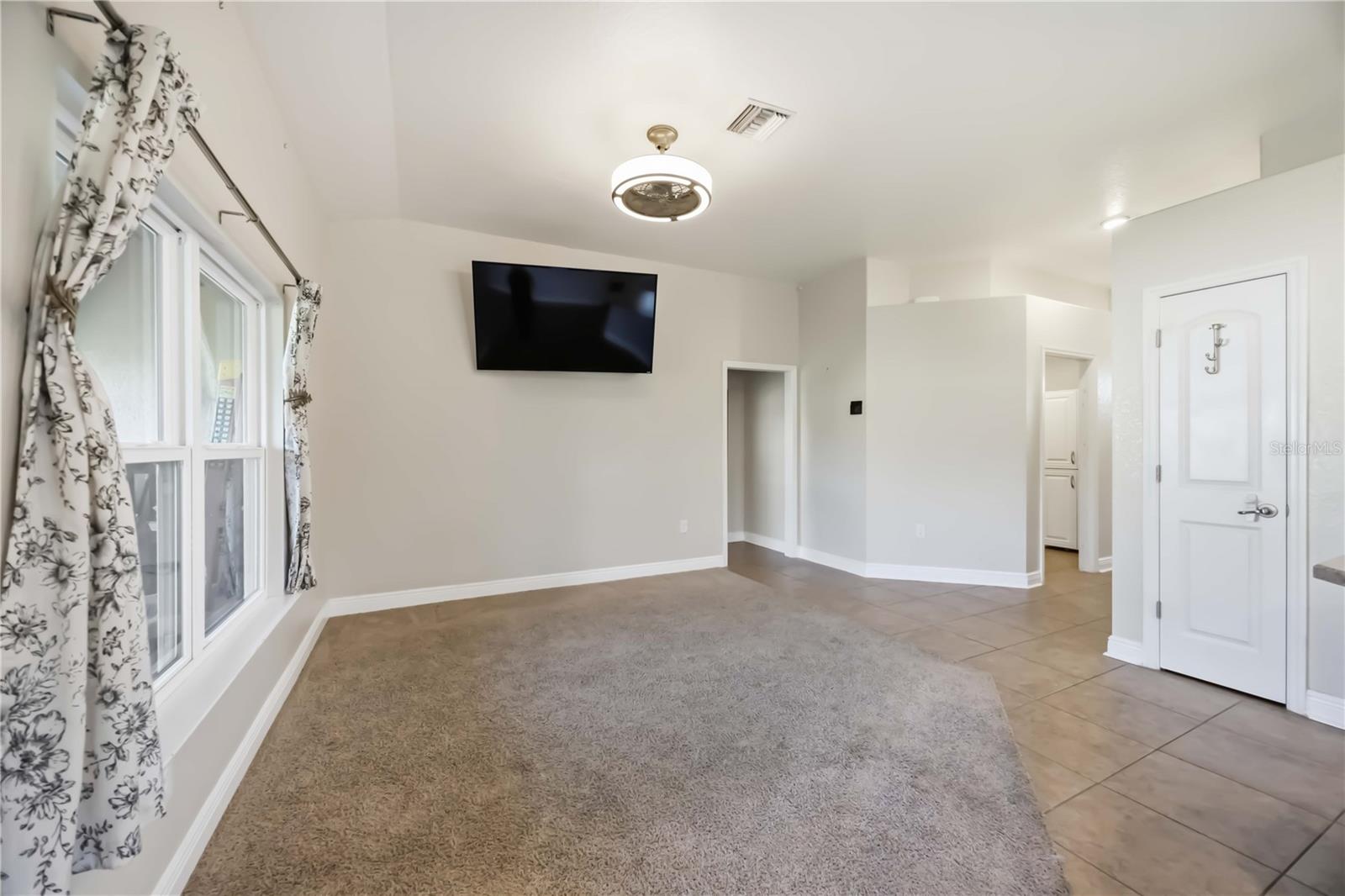 9984 Spring Gulch Ln Property Photo 7