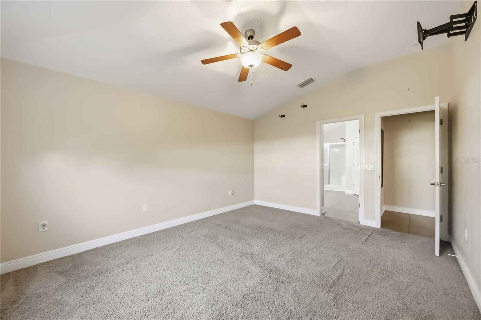 9984 Spring Gulch Ln Property Photo 22