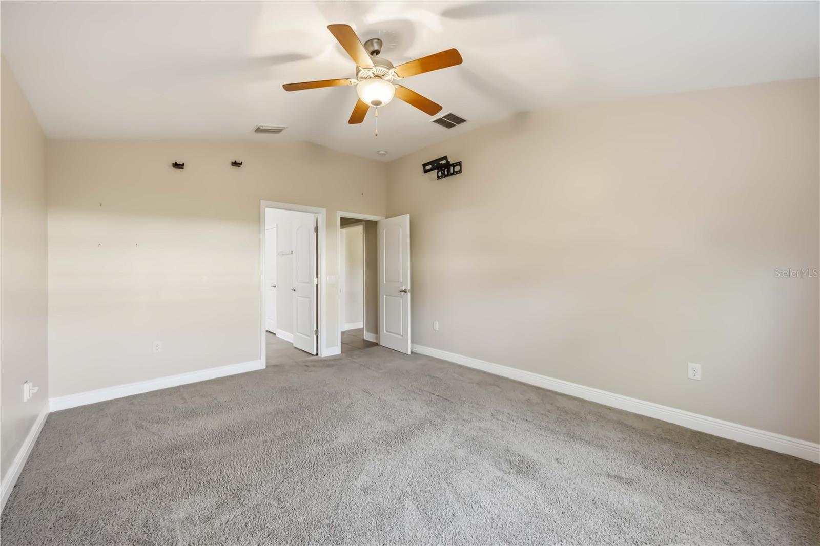 9984 Spring Gulch Ln Property Photo 23