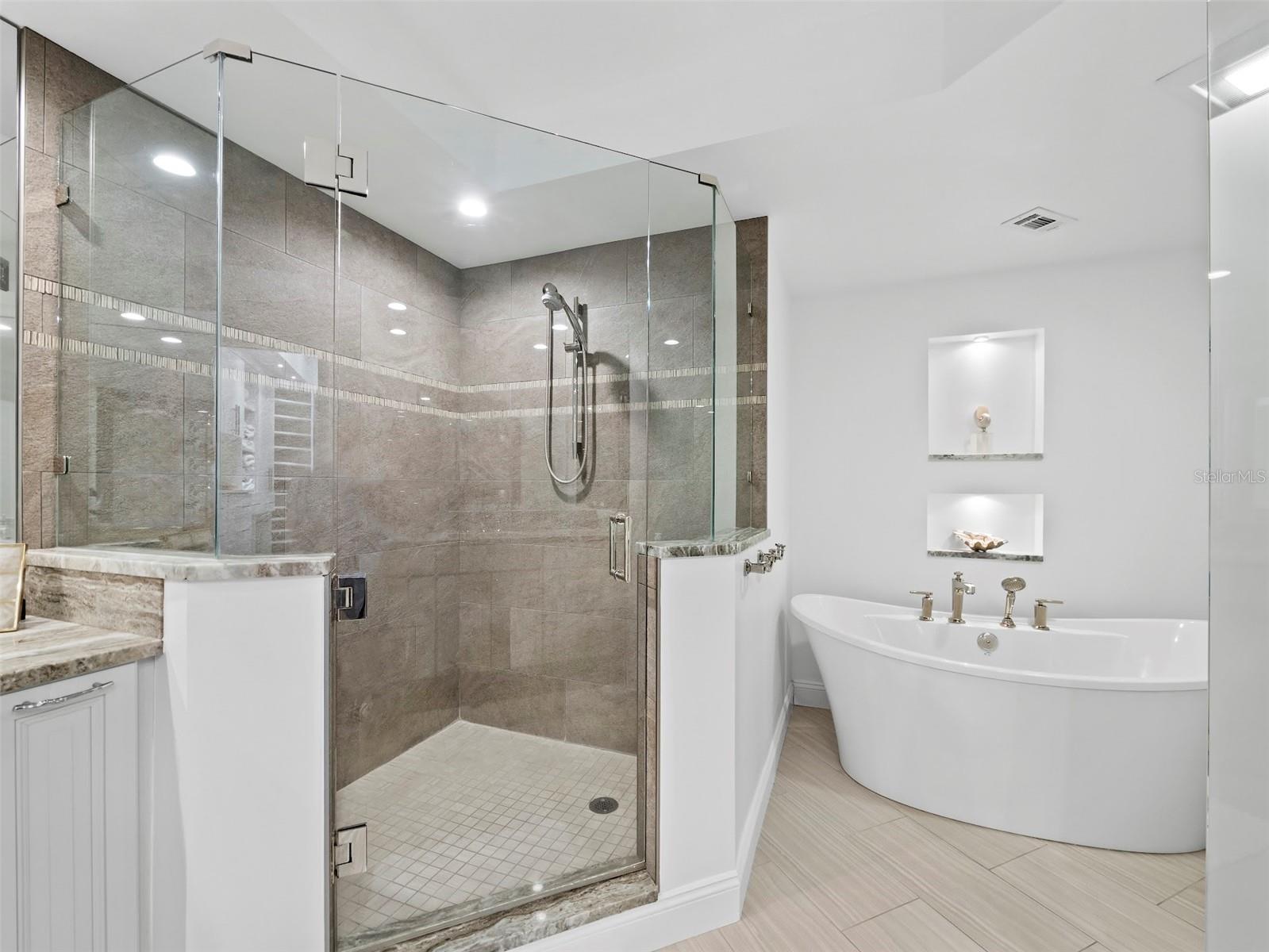 535 Sanctuary Dr #a603 Property Photo 23