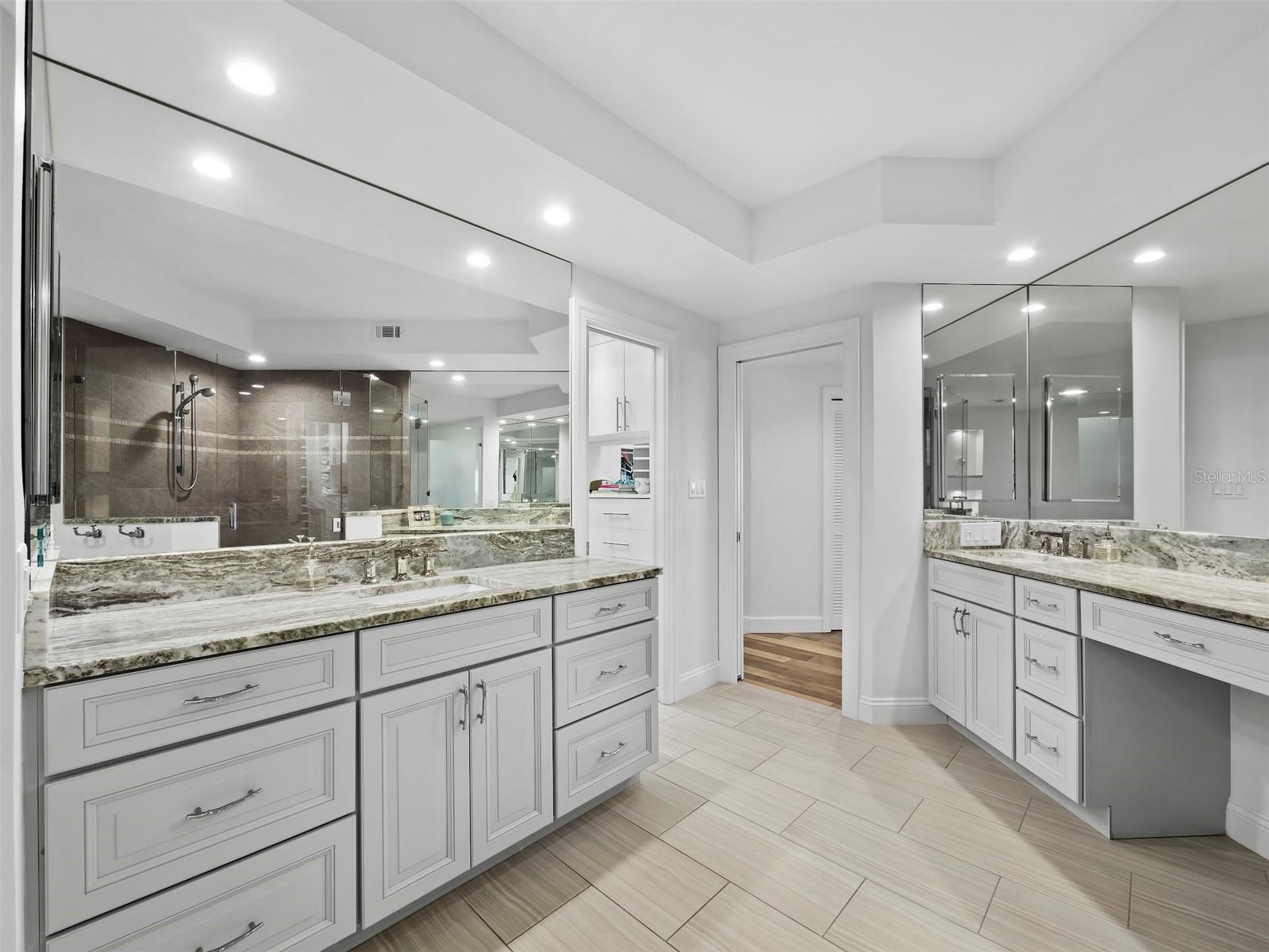 535 Sanctuary Dr #a603 Property Photo 24