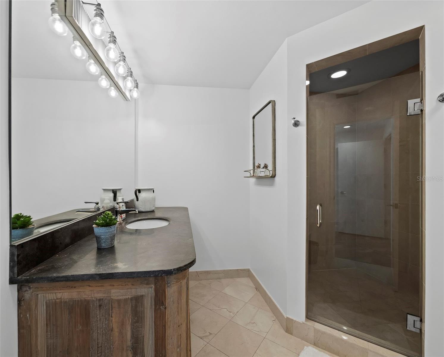 535 Sanctuary Dr #a603 Property Photo 32