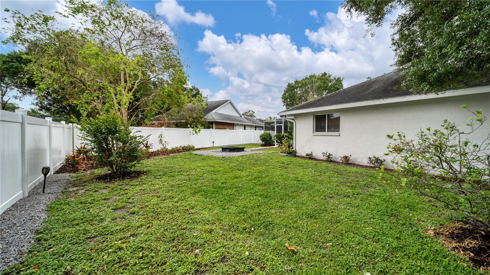 5219 Inverness Dr Property Photo 3