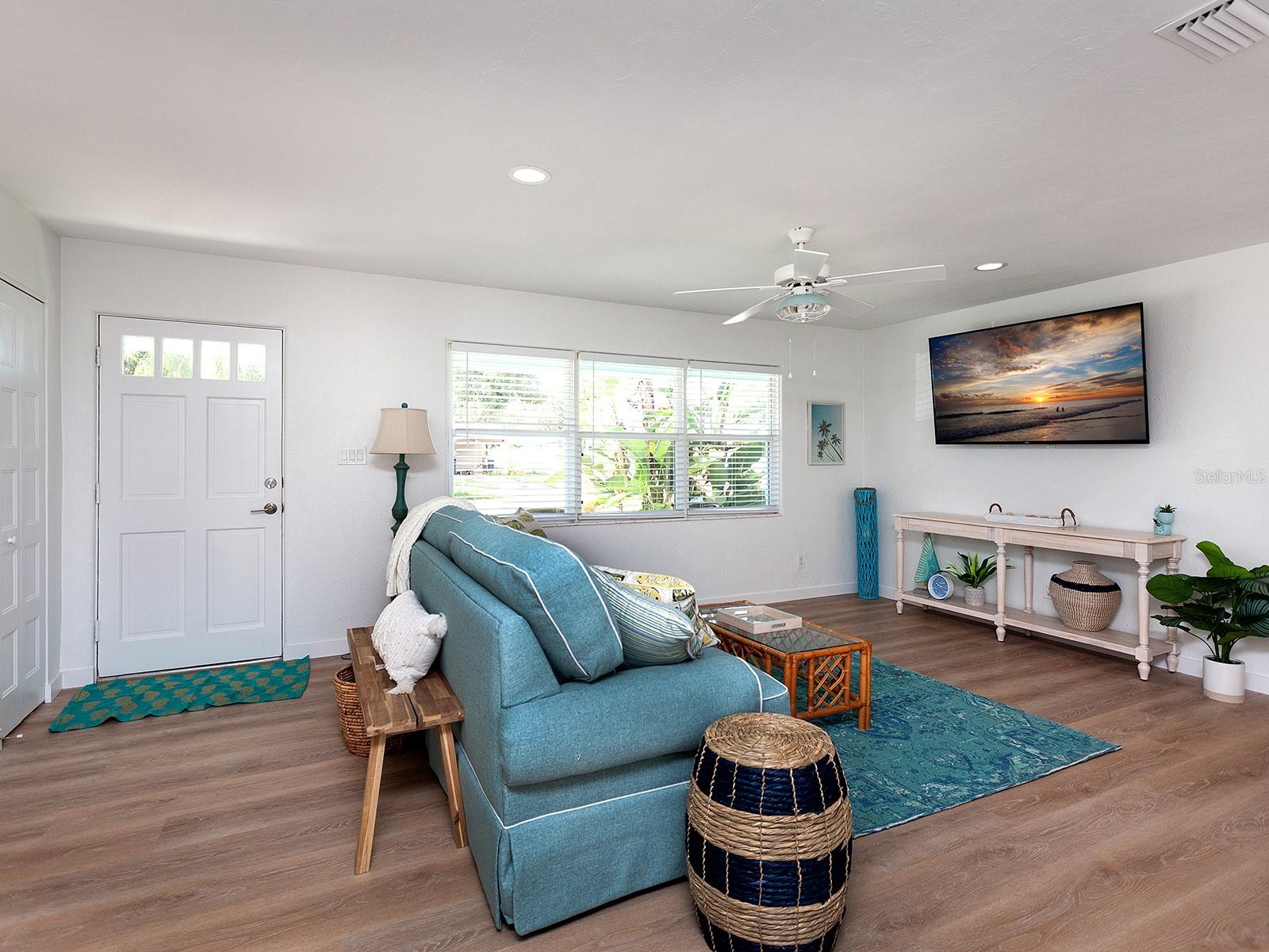 3049 Wood St Property Photo 16