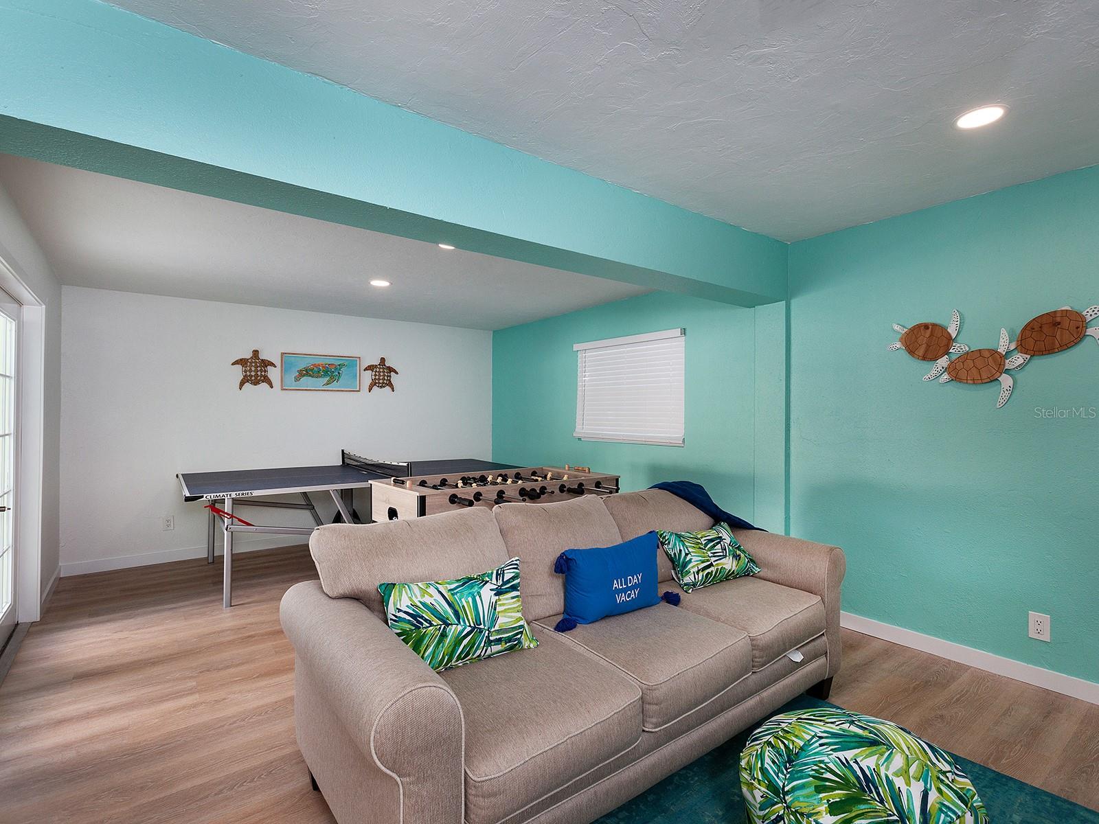 3049 Wood St Property Photo 18